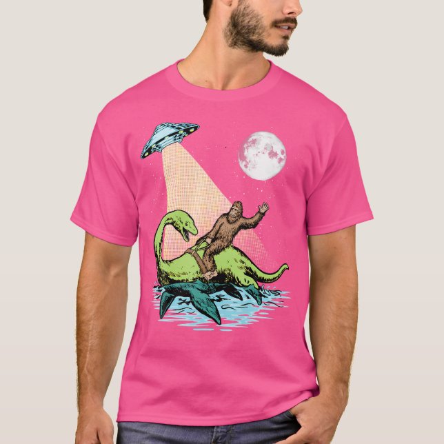 T-shirt Bigfoot équitation Nessie Aliens Ufo À La Nuit Drô (Devant)