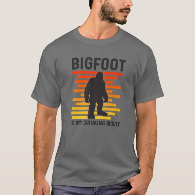 T-shirt Bigfoot est mon pote à boire Retro Sasquatch (Devant)
