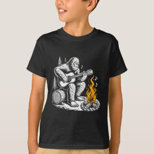 T-shirt Bigfoot jouant de la guitare au feu de camp drôle