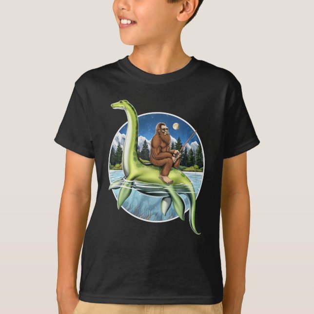 T-shirt Bigfoot Loch Ness Fishing (Devant)