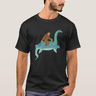 T-shirt Bigfoot Riding Nessie Sasquatch Loch Ness Monster