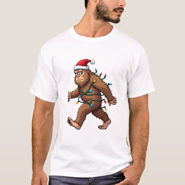 T-shirt Bigfoot Santa Christmas Tree Lights Xmas Boys Men  (Devant)
