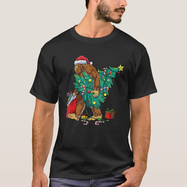 T-shirt Bigfoot sapin de Noël éclaire Noël Hommes Sasquatc (Devant)