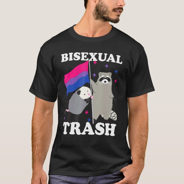 T-shirt Bisexual Trash Gay pride Rainbow Lgbt Raccoon Poss (Devant)