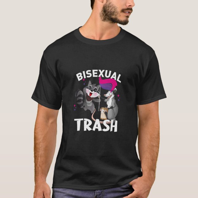 T-shirt Bisexual Trash Gay pride Rainbow LGBT Raccoon Post (Devant)
