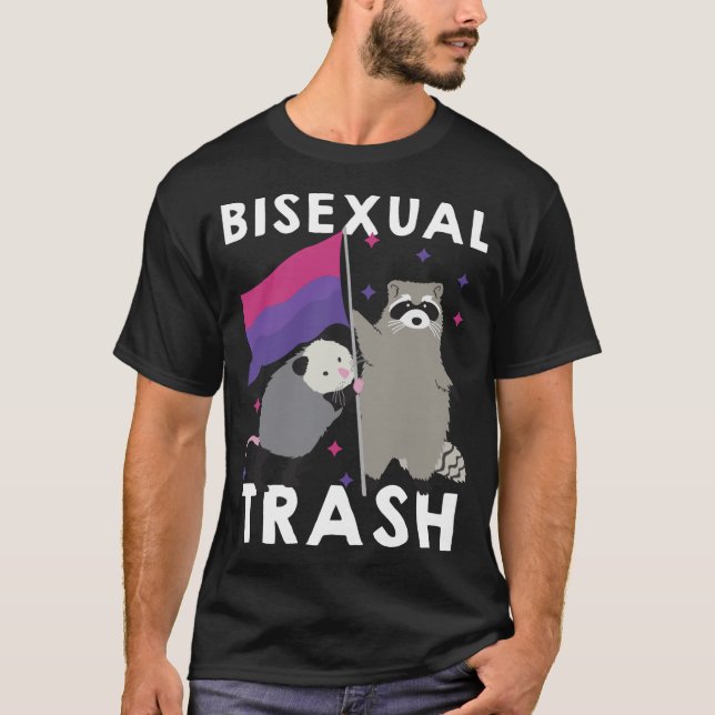 T-shirt Bisexual Trash Gay pride Rainbow LGBT Raccoon Post (Devant)