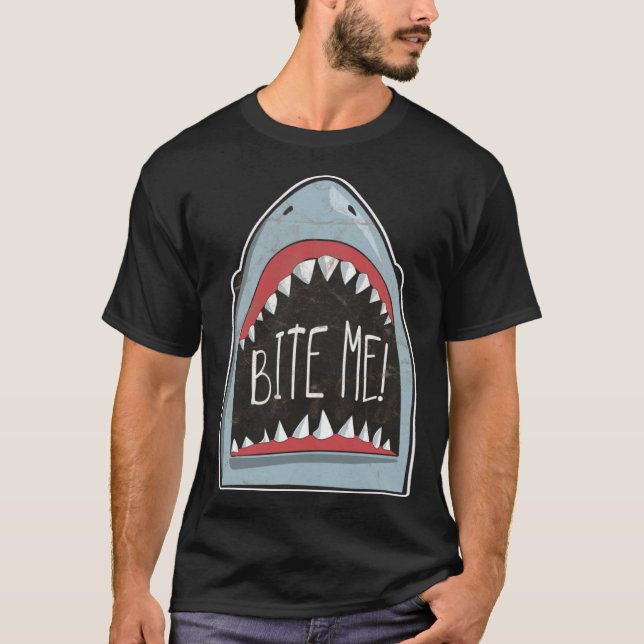 T-shirt Bite Me  Shark Fan Beach Ocean Attire For Summer (Devant)