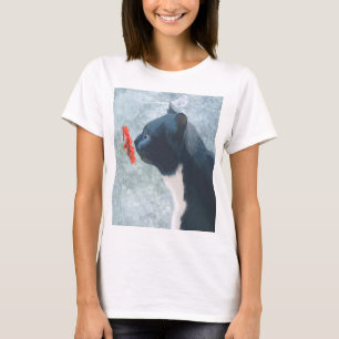 T-shirt Black Cat Sniffing Flower