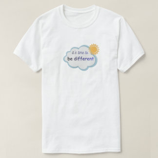 T-shirt blanc avec texte mentionné dessus.