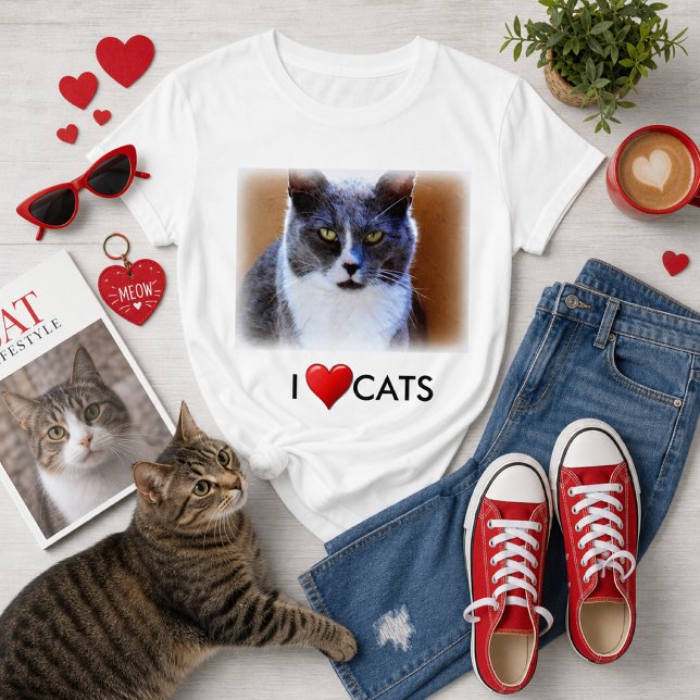 T-Shirt blanc de base pour femmes Love Cats (Créateur téléchargé)