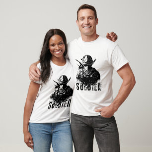 t-shirt blanc imprimé par le soldat