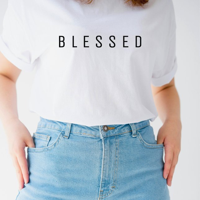 T-shirt blanc minimaliste BLESSED Text (Créateur téléchargé)