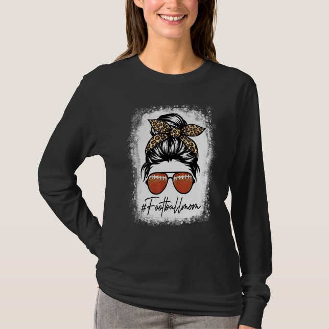 T-shirt Bleached Football Mom Life With Leopard And Messy  (Devant)