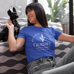 T-shirt Bleu Vétérinaire Diplôme Personnalisé<br><div class="desc">Ce t-shirt de remise de diplômes de l'école vétérinaire bleue personnalisable présente une typographie blanche pour une classe de 2025 diplômée. Customisez avec votre année d'obtention du diplôme en médecine pour un grand cours de vétérinaire commémoratif personnalisé pour leur collège ou université.</div>