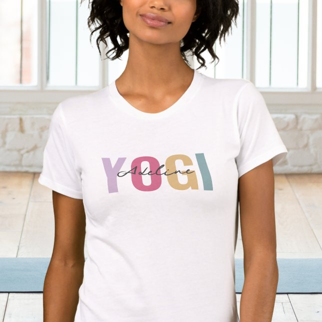T-shirt Boho Pastel Couleur Yogi Avec Nom (Créateur téléchargé)
