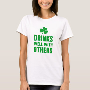 T-shirt Boire bien avec d'autres St. Patrick's Day Tee