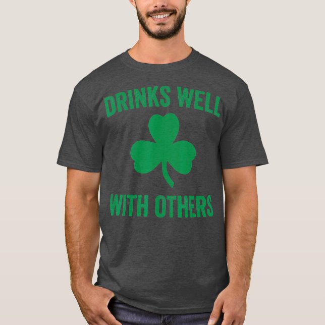 T-shirt Bois Bien Avec D'Autres Bières St patrick Drôle (Devant)