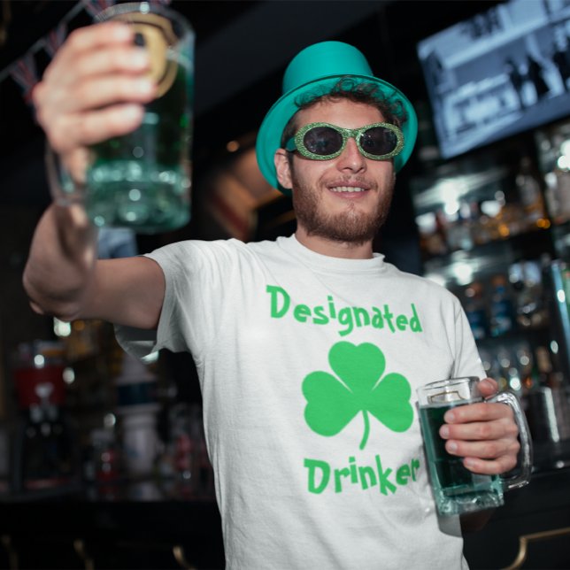 T-shirt Boisson désignée St Patrick's Day (Créateur téléchargé)