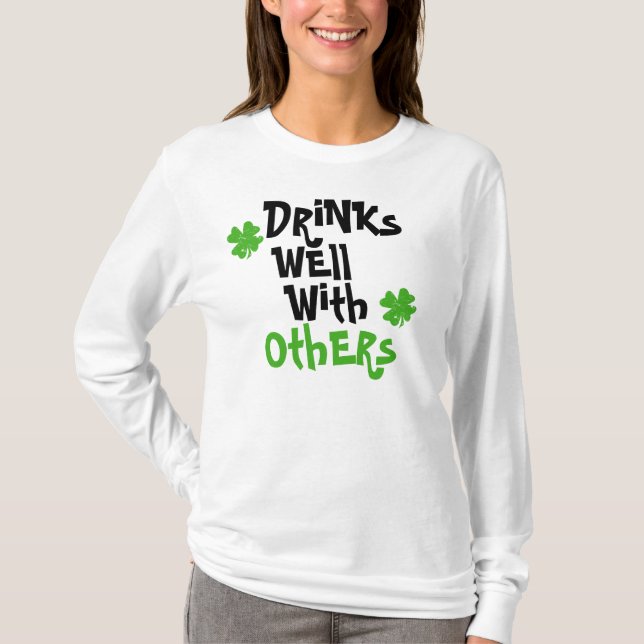 T-shirt Boissons bien avec d'autres (Devant)