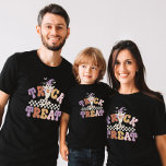 T-shirt Boite personnalisée Ghost mignon Trick or Treat Ha<br><div class="desc">Entrez dans l'esprit d'Halloween avec notre Halloween Boo Ghost Trick ou Treat Shirt personnalisé! Ce t-shirt éffrayant présente un design fantôme adorable et peut être personnalisé avec votre nom. Parfait pour les enfants et les adultes, c'est une façon amusante et festive de célébrer la saison. Douce, confortable et unique, cette...</div>
