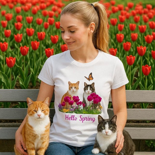 T-shirt Bonjour Chats de printemps dans Tulip Flower Garde (Cat lovers spring season t-shirt. )