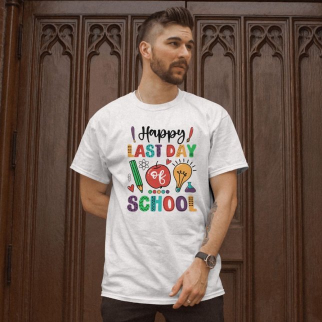 T-shirt Bonne Dernière Journée À L'École Cadeau Pour Les E (Créateur téléchargé)