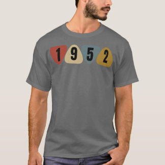 T-shirt Born In 1952 Guitarist Guitar Pick Music Birthday