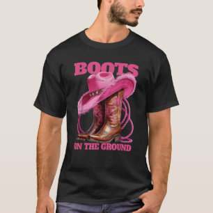 T-shirt Bottes Mignonnes Sur Le Sol Distance Ouest C