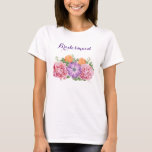 T-shirt Bouquet de fleurs d'aquarelle Mariage Bridesmaid<br><div class="desc">Montre ta place à la fête de mariage. T-shirt dit Bridesmaid mais peut aussi être customisé pour d'autres titres de mariage. Le texte est écrit dans une police manuscrite tendance et design dans la couleur violet. Ci-dessous se trouve un beau bouquet de fleurs d'aquarelle, composé de pivoines roses, d'anémones violets...</div>