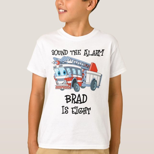 T-shirt Brad est huit camion de pompiers (Devant)