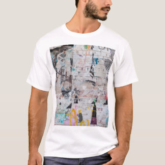T-shirt Brique patinée : Mur d'affiches urbaines.