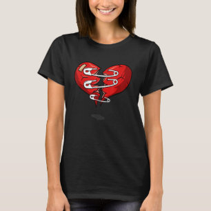 T-shirt Broches de sécurité et coeur cassés