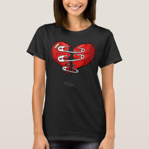 T-shirt Broches de sécurité et coeur cassés