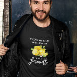 T-shirt Brosse Script Limoncello Lemons Noir<br><div class="desc">Script De Brosse Moderne Aquarelle Citrons Quand La Vie Vous Donne Des Citrons Faire Limoncello T-Shirt Noir</div>