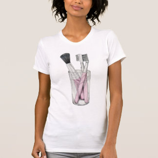 T-shirt brosses de maquillage