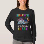 T-shirt Brother Of Shark Birthday Family Birthday Litt<br><div class="desc">Frère Du Requin Anniversaire Famille Anniversaire Petit Frère</div>