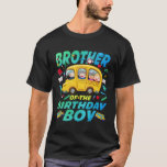T-shirt Brother of the Birthday Boy School Bus Famille Ann<br><div class="desc">Frère de l'école de garçons d'anniversaire Bus Anniversaire Family Party.</div>