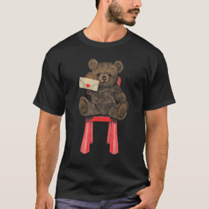 T-shirt Brown ours en peluche assis sur la chaise Lettre d