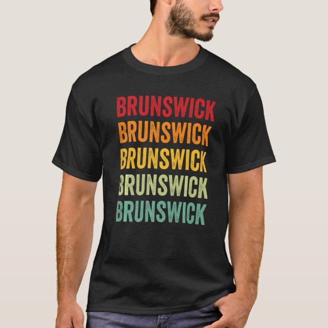 T-shirt Brunswick County Virginia Rainbow Text (Devant)