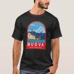 T-shirt Budva Montenegro Retro Travel Art Vintage<br><div class="desc">Budva vectoriel design. Budva est une ville du Monténégro sur la mer Adriatique. Faisant partie de la Riviera Budva,  elle est connue pour ses plages de sable et sa vie nocturne.</div>