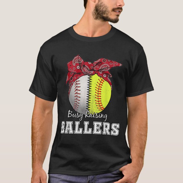 T-shirt Busy Raising Ballers Softball maman de baseball (Devant)