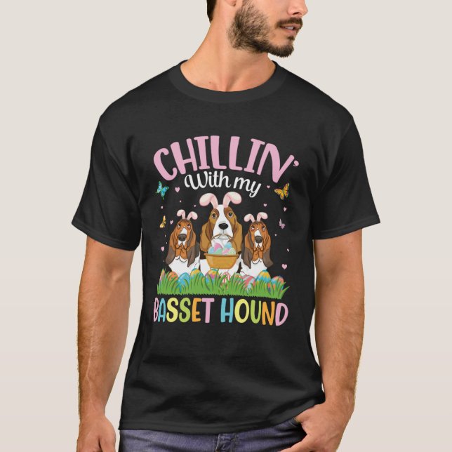 T-shirt Butterflies Easter Eggs Chillin With My Basset Hou (Devant)