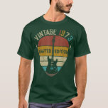 T-shirt Cadeau 50 ans Cadeau Vintage 1973 Joueur de guitar<br><div class="desc">Cadeau de 50 ans Vintage 1973 Guitare Joueur 50e Anniversaire.</div>