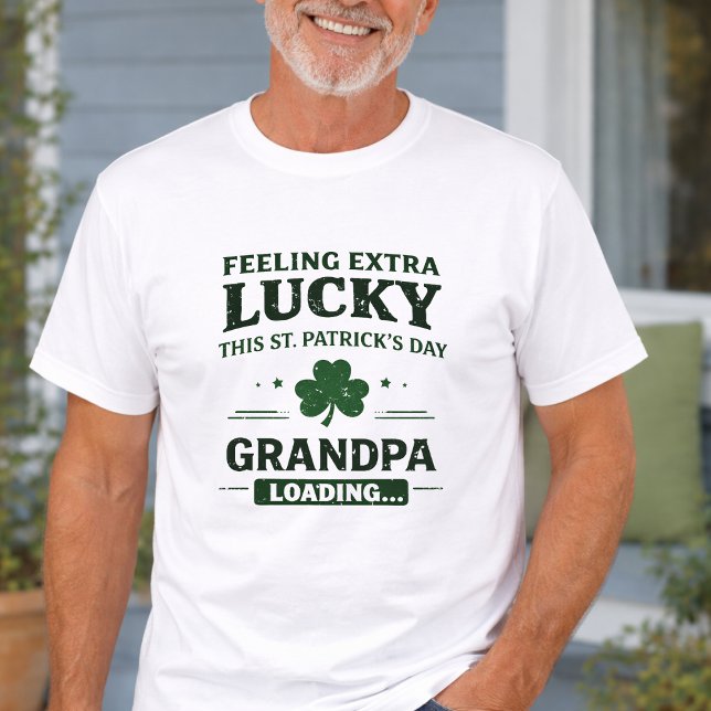 T-shirt Cadeau d'annonce de bébé pour la Saint-Patrick (St. Patrick’s Day Baby Announcement Gift T-Shirt)
