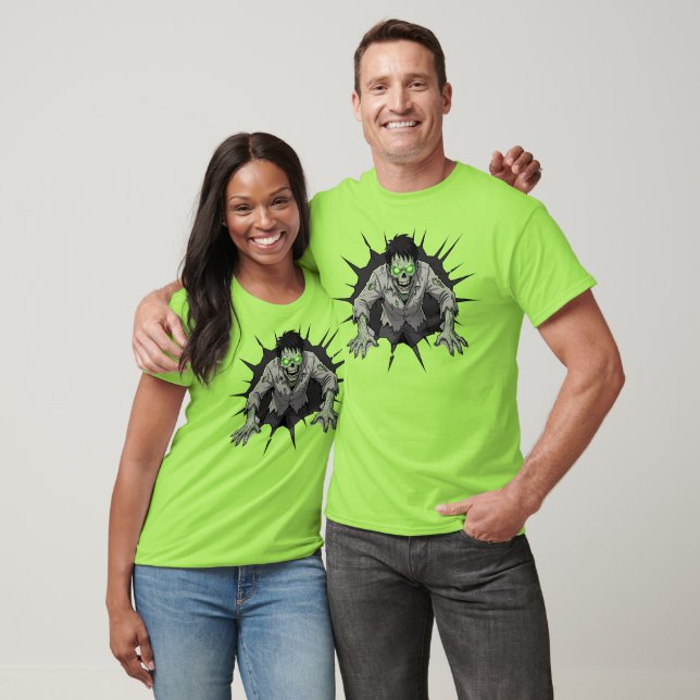 T-shirt Cadeau d'horreur de zombie défonçant un mur (Unisexe)