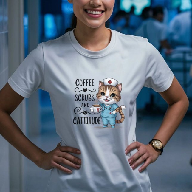 T-shirt Café, égratignures et assiette - Cute Nurse Cat (Coffee, Scrubs, and Cattitude - Nurse Cat T-Shirt for Cat Lovers)