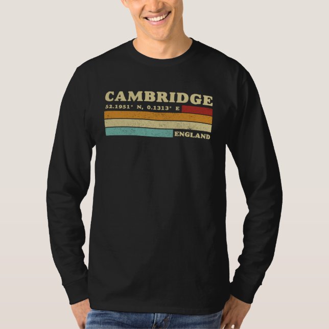 T-shirt Cambridge England City Retro Longitude Latitude (Devant)