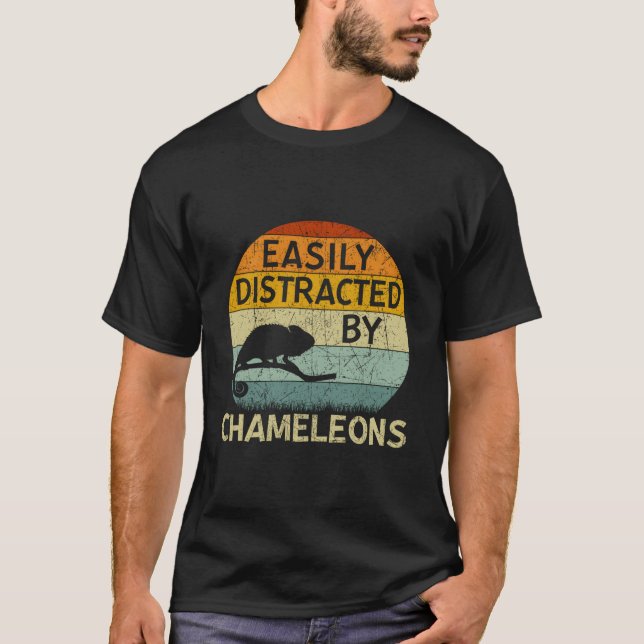 T-shirt Caméléon facilement distrait par les caméléons (Devant)
