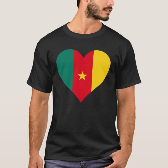 T-shirt Cameroon Flag Heart Cameroon  Love Cameroon (Devant)