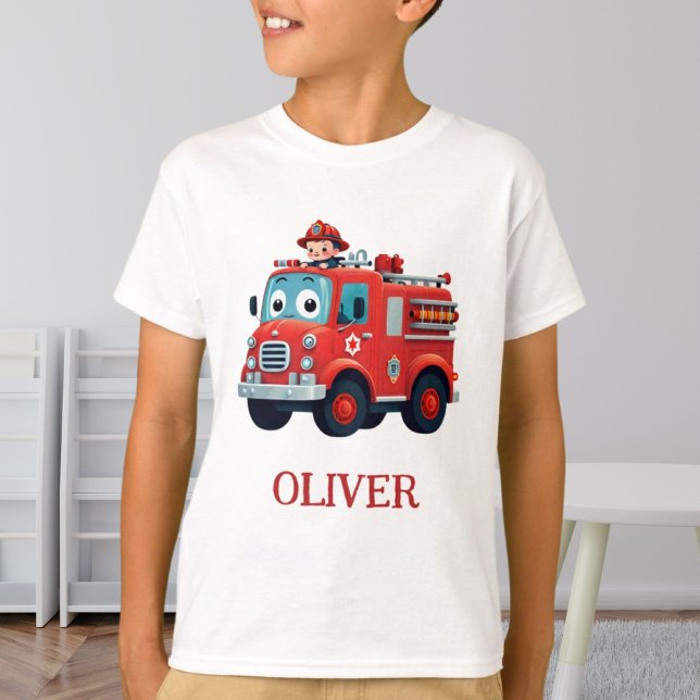 T-shirt Camion de pompiers mignon et pompier (Créateur téléchargé)